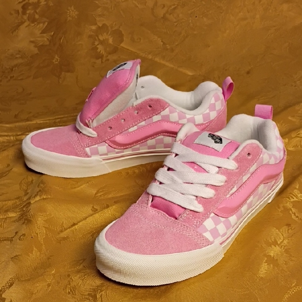 VANS "NEW" Limited Edition Women's Pink and White Checkered  Size 5.5 Women's